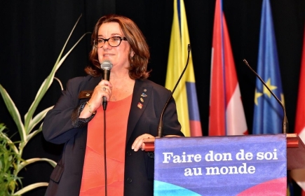 Chantal GUEDON Gouverneur 2015 2016 du District 1690